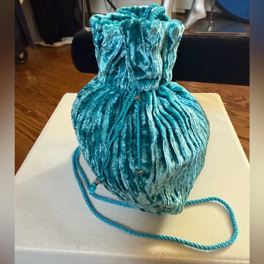 Venetia Stvdivm  pleated silk delphos evening bag - Picture 2 of 12